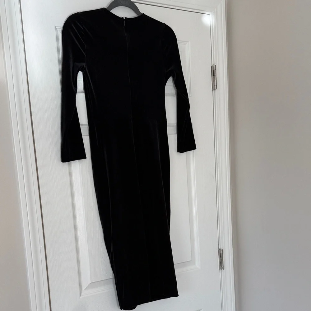 Banana Republic Knotted Black Velvet Dress - Picture 6 of 8